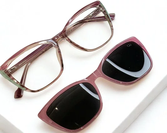 Óculos de Grau Feminino Clip-on Modelo 2 em 1 em Rosa e Verde