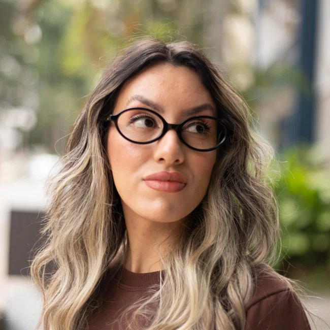 Óculos de grau feminino modelo Oval em Preto