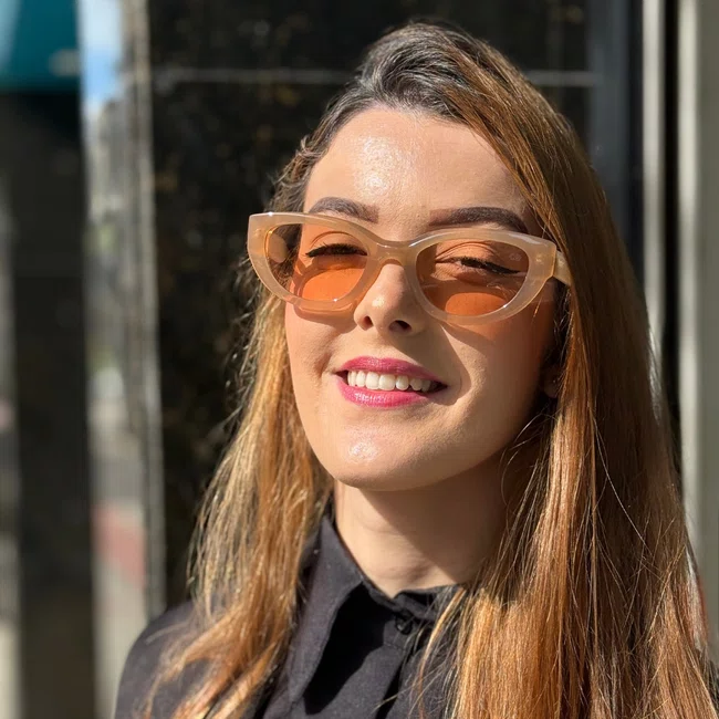 Óculos de Sol Evolve Feminino, Gatinho Retrô Bege Translúcido