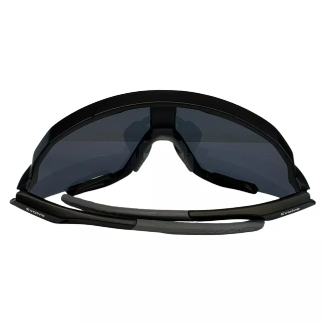 Óculos de sol Evolve, modelo esportivo em Preto com lente Cinza