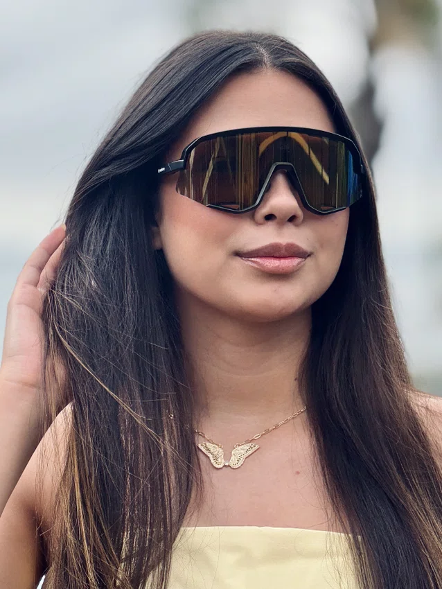 Óculos de sol Evolve, modelo esportivo em Preto com lente Marrom
