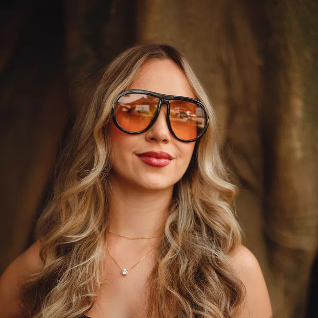 Óculos de sol feminino Evolve, modelo Máscara em Preto com lentes Cosméticas Amarelas
