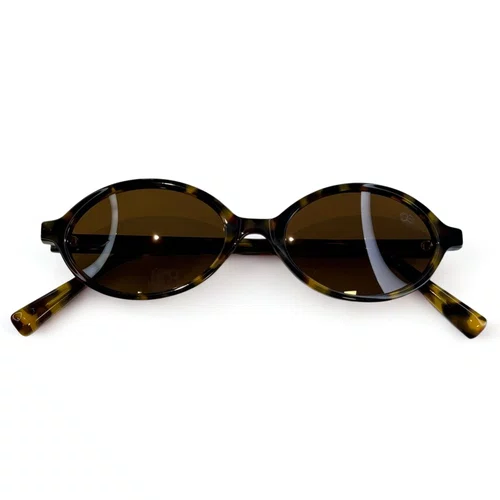 Óculos de sol feminino, modelo oval em Marrom Tartarugado