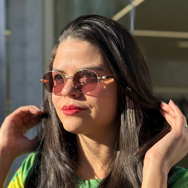 Óculos de sol Oval Evolve, em Metal Dourado com Lente Cosmética Rosa