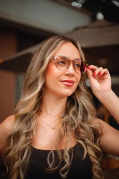 Óculos de grau Evolve, modelo Redondo em Rosê Translúcido