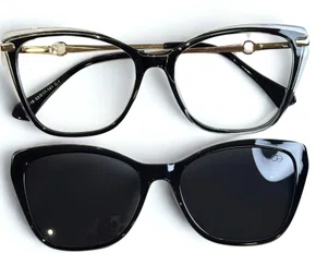 Óculos de Grau Feminino Clip-on Modelo 2 em 1 em Preto com Transparência
