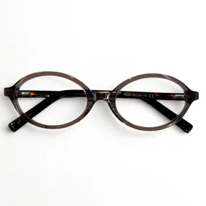 Óculos de grau feminino modelo Oval em Marrom Translúcido
