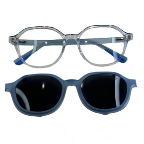 Óculos de grau infantil clip-on, modelo 2 em 1 em Azul Translúcido