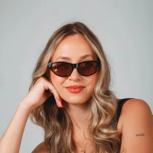 Óculos de sol feminino Evolve, modelo gatinho em Preto com lente Cosmética Amarela