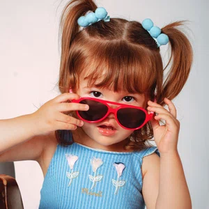 Óculos de sol infantil, modelo aviador em Rosa Claro