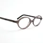 Óculos de grau feminino modelo Oval em Marrom Translúcido