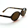 Óculos de sol feminino, modelo oval em Marrom Tartarugado